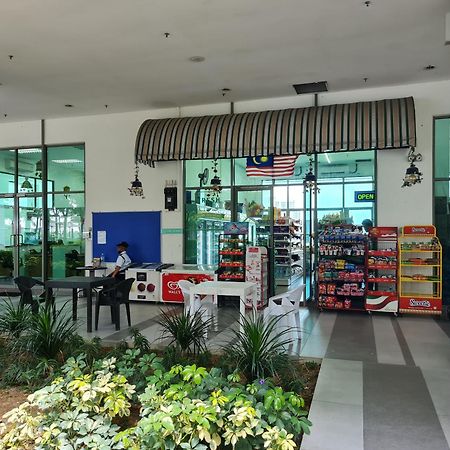 شقة Retreat At Cybersquare سيبرجايا المظهر الخارجي الصورة